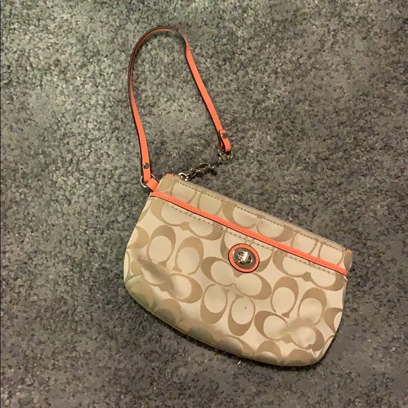 COACH wristlet - Picture 8 of 8
